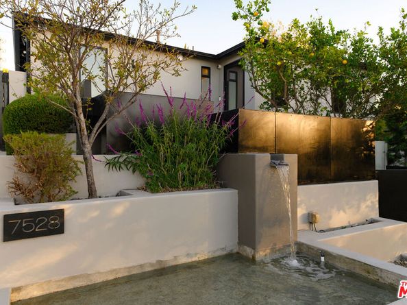 7528 Flight Avenue, Los Angeles CA 90045