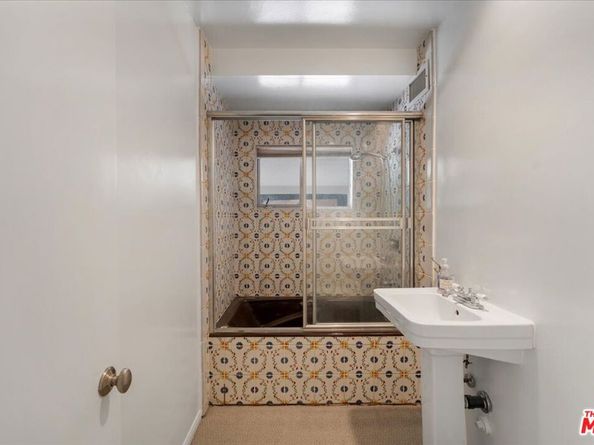 9581 Stuart Lane, Beverly Hills CA 90210