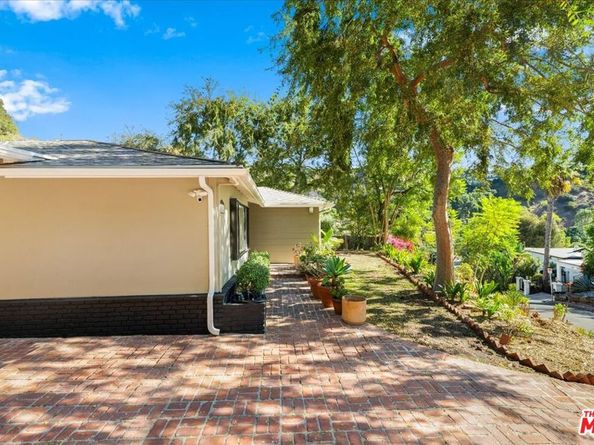 9581 Stuart Lane, Beverly Hills CA 90210