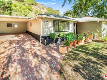 9581 Stuart Lane