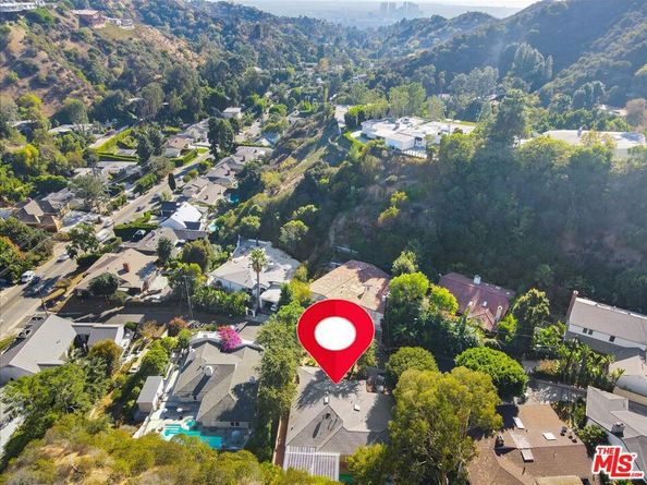 9581 Stuart Lane, Beverly Hills CA 90210
