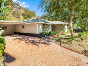 9581 Stuart Lane, Beverly Hills CA 90210