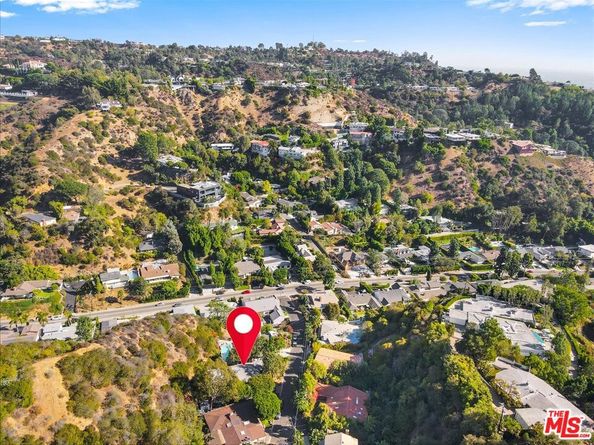 9581 Stuart Lane, Beverly Hills CA 90210
