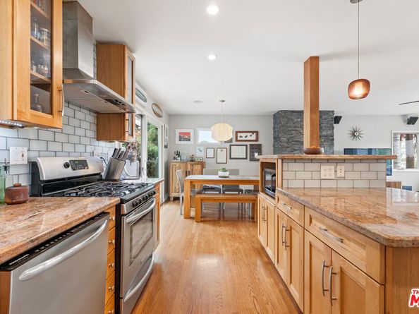 7135 Earldom Avenue, Playa Del Rey CA 90293