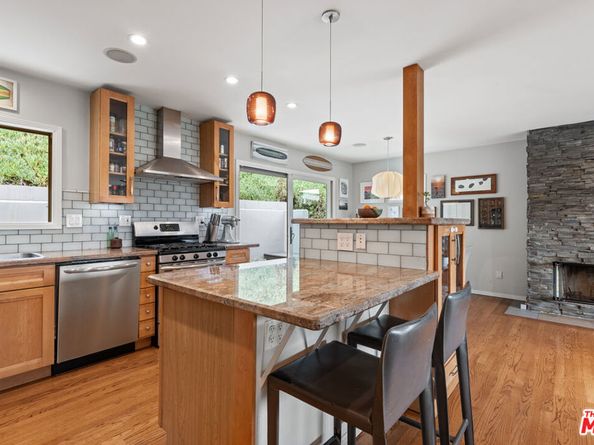 7135 Earldom Avenue, Playa Del Rey CA 90293