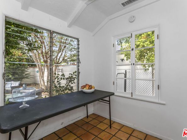 11208 Kling Street, North Hollywood CA 91602