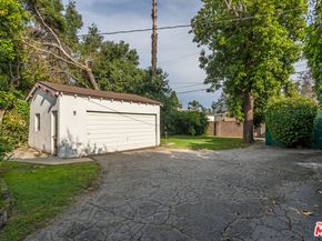 11208 Kling Street, North Hollywood CA 91602