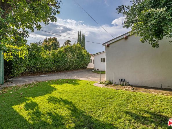 11208 Kling Street, North Hollywood CA 91602