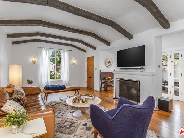 11208 Kling Street, North Hollywood CA 91602