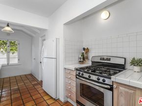 11208 Kling Street, North Hollywood CA 91602