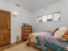 11208 Kling Street, North Hollywood CA 91602