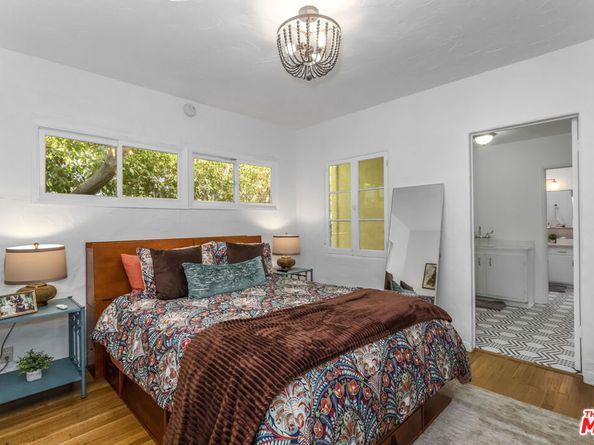 11208 Kling Street, North Hollywood CA 91602