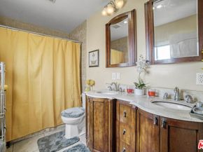 11731 Cimarron Avenue, Hawthorne CA 90250