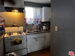 1363 E 59th Street, Los Angeles CA 90001