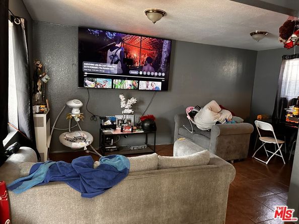 1363 E 59th Street, Los Angeles CA 90001