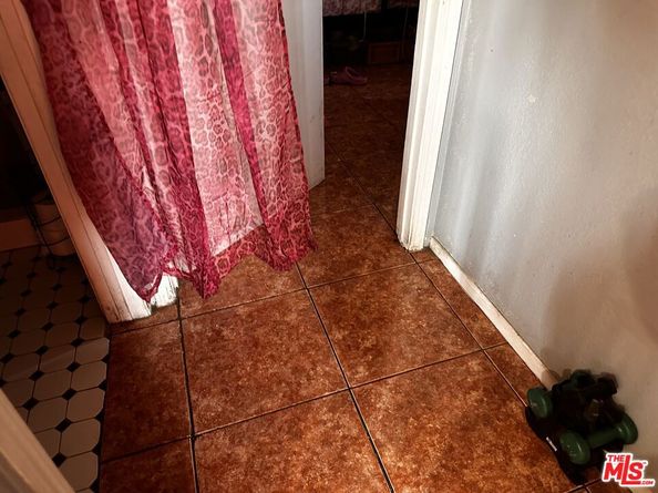 1363 E 59th Street, Los Angeles CA 90001