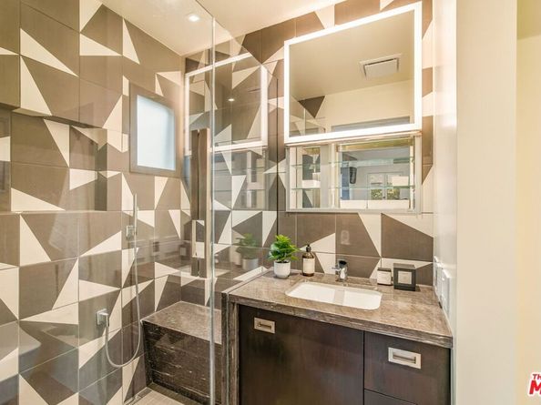 1012 1/2 Euclid Street, Santa Monica CA 90403