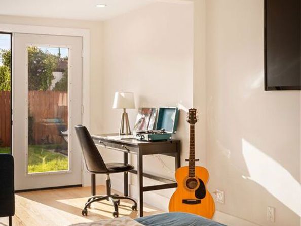 1237 S Curson Avenue, Los Angeles CA 90019