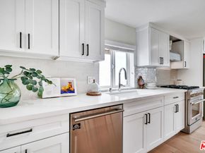 7832 Croydon Avenue, Los Angeles CA 90045