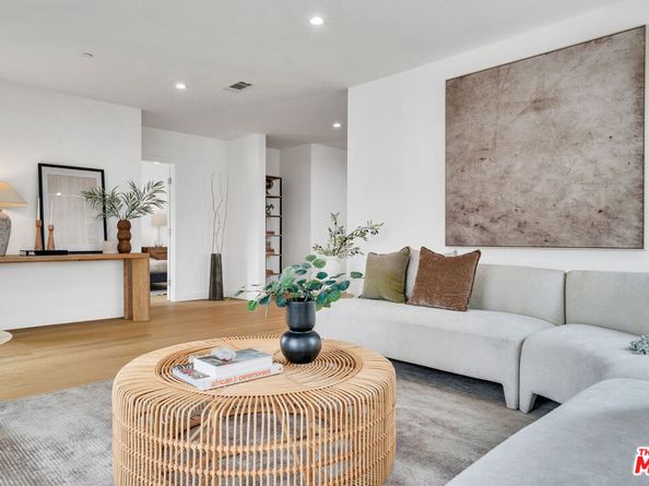 7832 Croydon Avenue, Los Angeles CA 90045