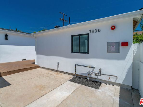 7832 Croydon Avenue, Los Angeles CA 90045