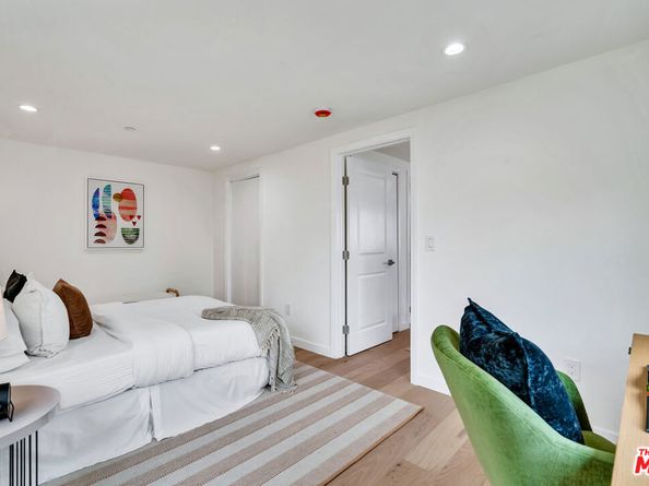 7832 Croydon Avenue, Los Angeles CA 90045