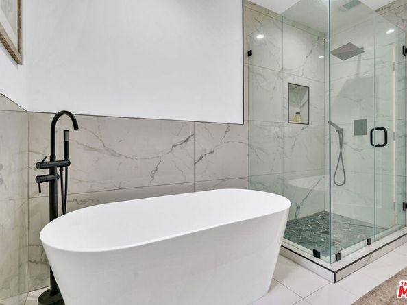 7832 Croydon Avenue, Los Angeles CA 90045