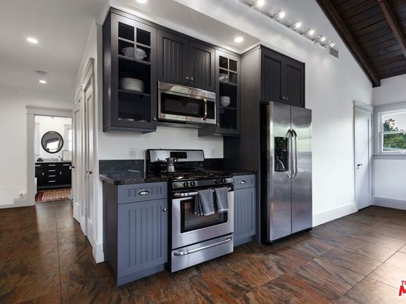 2027 N Canyon Drive, Los Angeles CA 90068