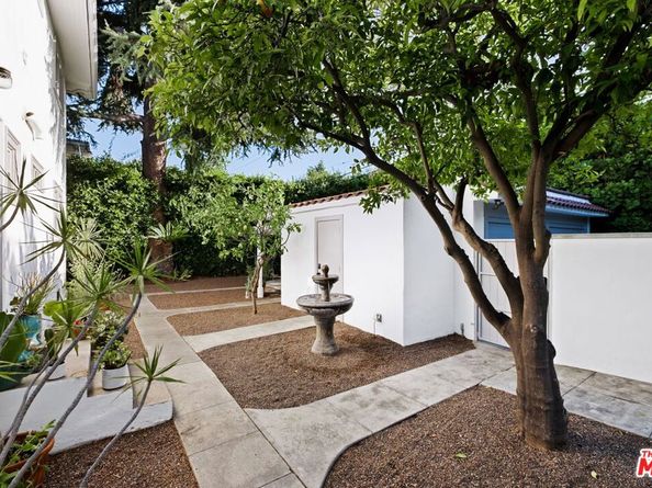 2027 N Canyon Drive, Los Angeles CA 90068
