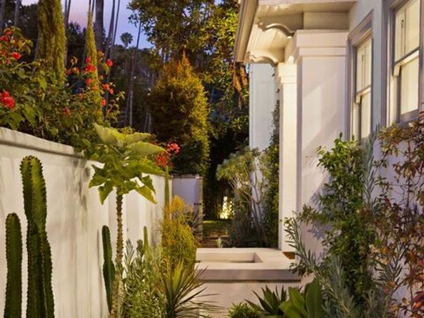 2027 N Canyon Drive, Los Angeles CA 90068