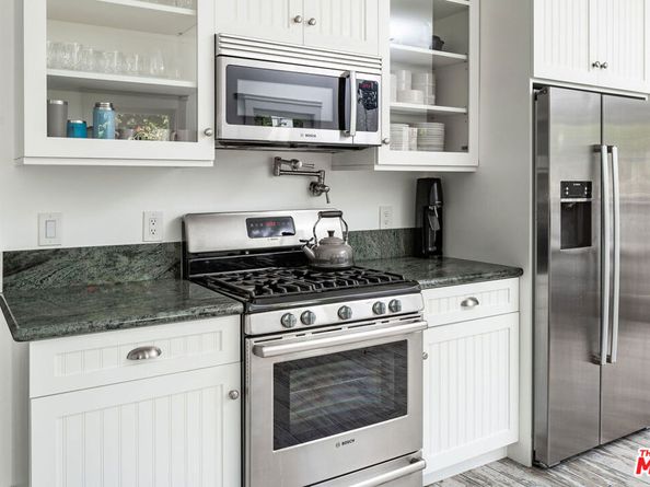2027 N Canyon Drive, Los Angeles CA 90068