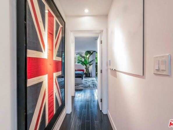 2515 Lincoln Boulevard, Venice CA 90291