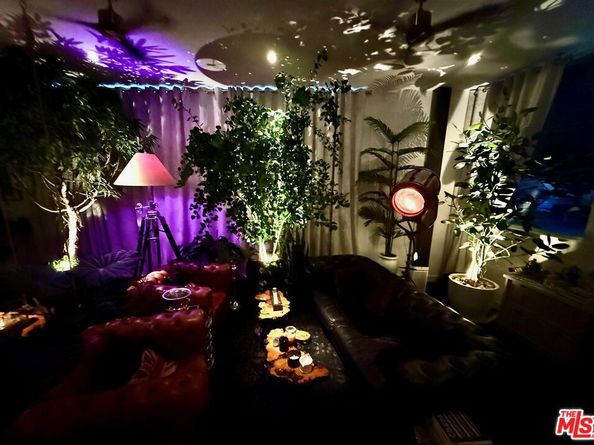 2515 Lincoln Boulevard, Venice CA 90291