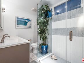 2515 Lincoln Boulevard, Venice CA 90291