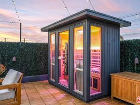 2515 Lincoln Boulevard, Venice CA 90291