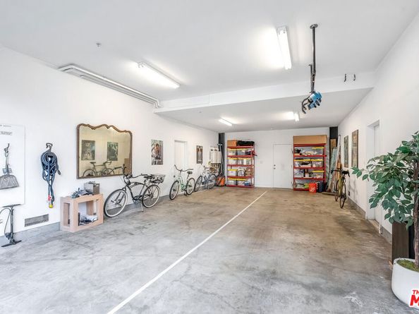 2515 Lincoln Boulevard, Venice CA 90291