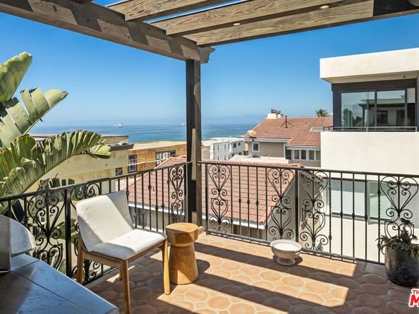 229 24th Street, Manhattan Beach CA 90266
