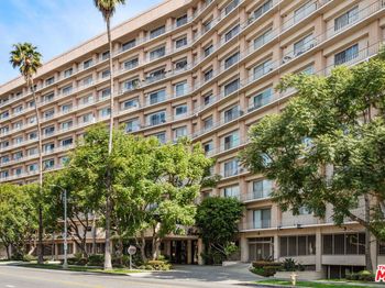100 S Doheny Drive