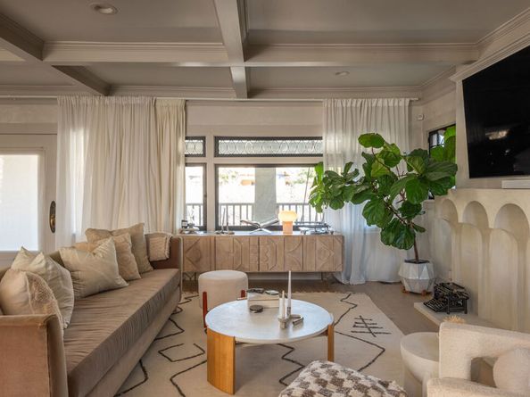 1715 S Kingsley Drive, Los Angeles CA 90006