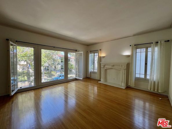 143 N Sycamore Avenue, Los Angeles CA 90036