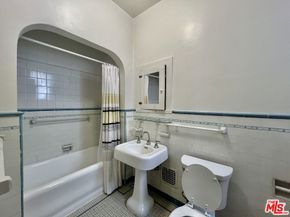 143 N Sycamore Avenue, Los Angeles CA 90036