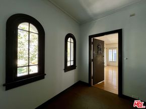 143 N Sycamore Avenue, Los Angeles CA 90036