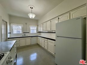 143 N Sycamore Avenue, Los Angeles CA 90036