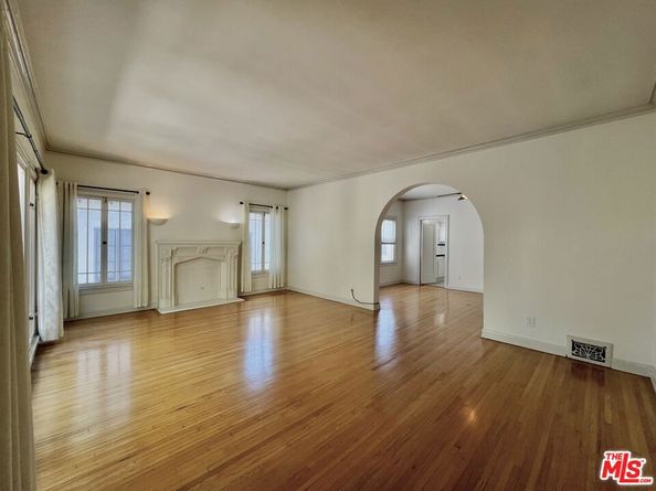 143 N Sycamore Avenue, Los Angeles CA 90036