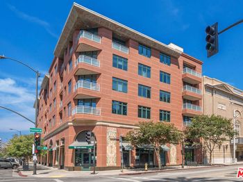 125 N Raymond Avenue