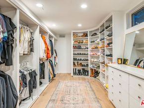 7924 Hillside Avenue, Los Angeles CA 90046