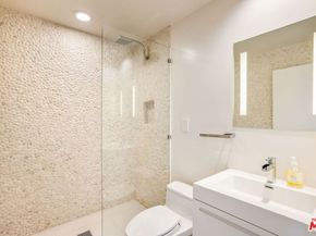 7924 Hillside Avenue, Los Angeles CA 90046