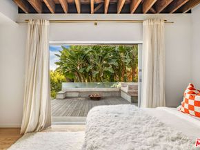 7924 Hillside Avenue, Los Angeles CA 90046