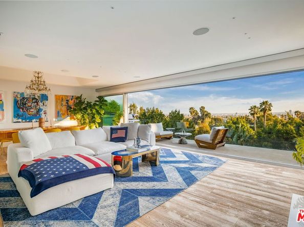 7924 Hillside Avenue, Los Angeles CA 90046