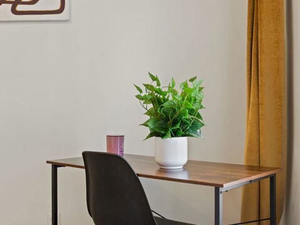 2121 James M Wood Boulevard 124, Los Angeles CA 90006